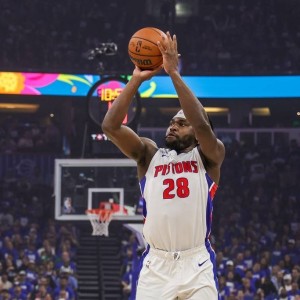 曝湖人与雄鹿和活塞进行接触 希望获得斯图尔特